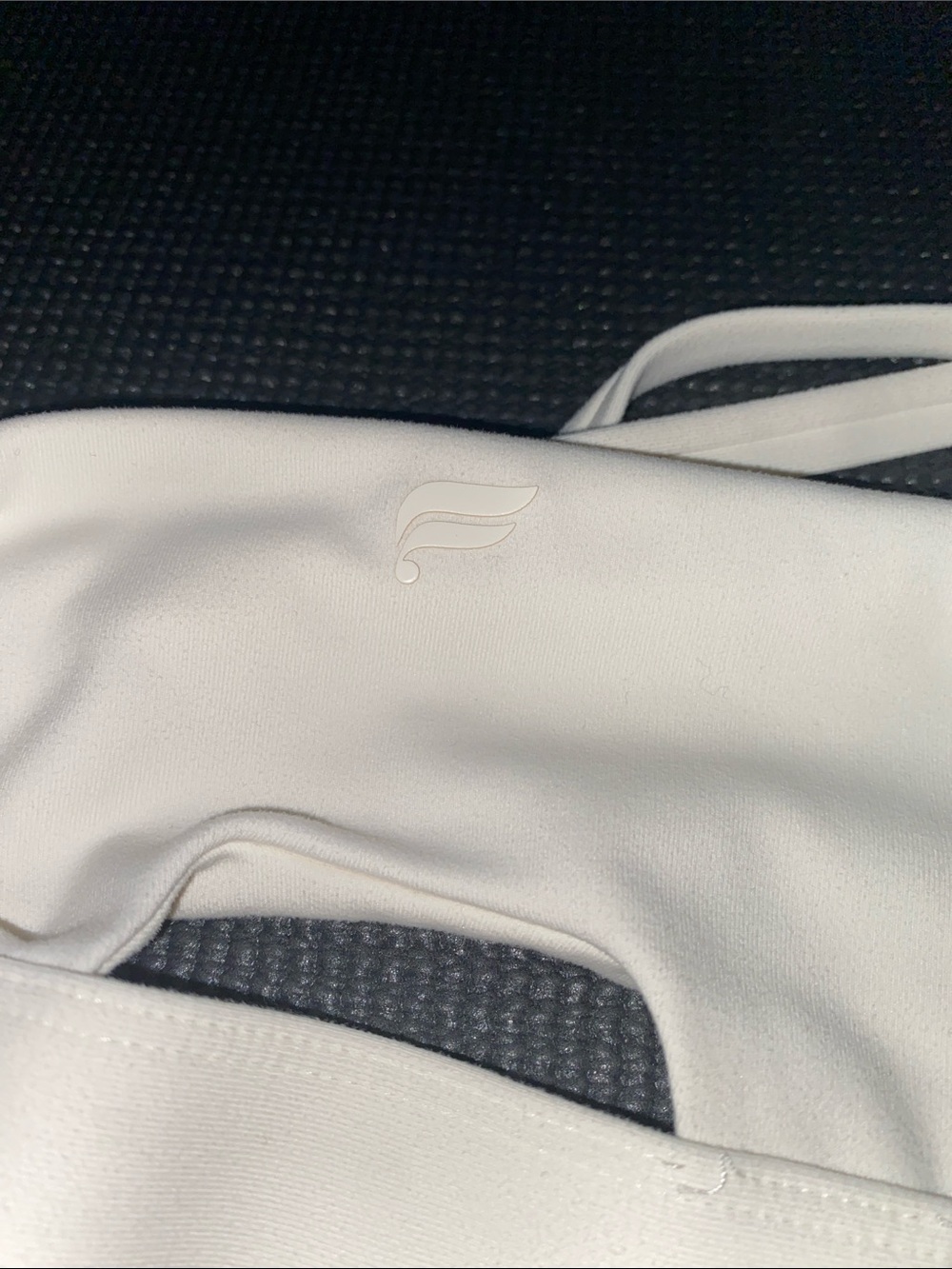 Fabletics White Cross-Back Strappy Sports Bra - Picture 2 of 3